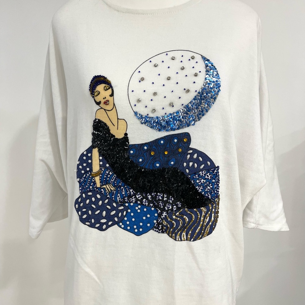 Eminent Brand Bat sleeves White Sequins Graphic Art Design Size Large